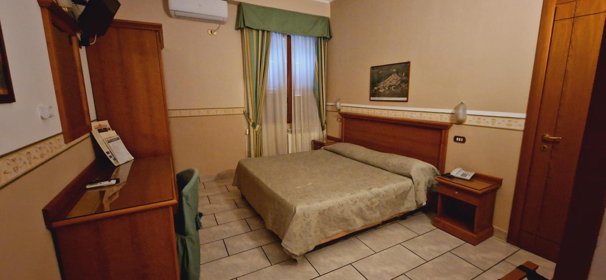 Hotel Lento Melito di Napoli エクステリア 写真