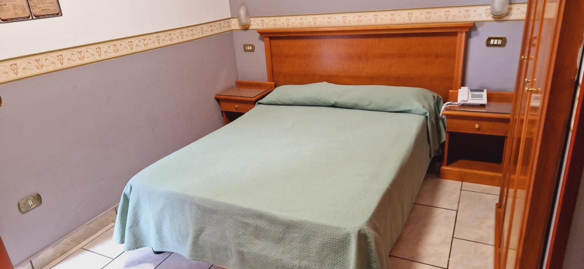 Hotel Lento Melito di Napoli エクステリア 写真