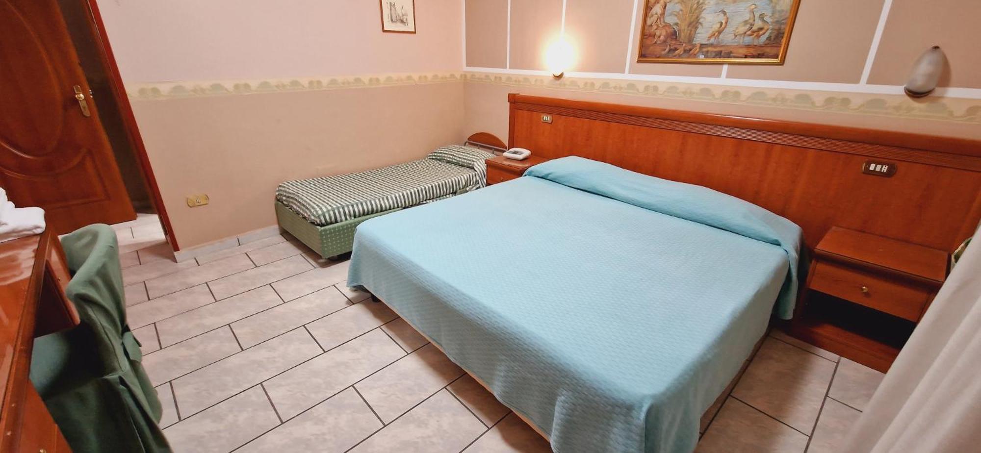 Hotel Lento Melito di Napoli エクステリア 写真