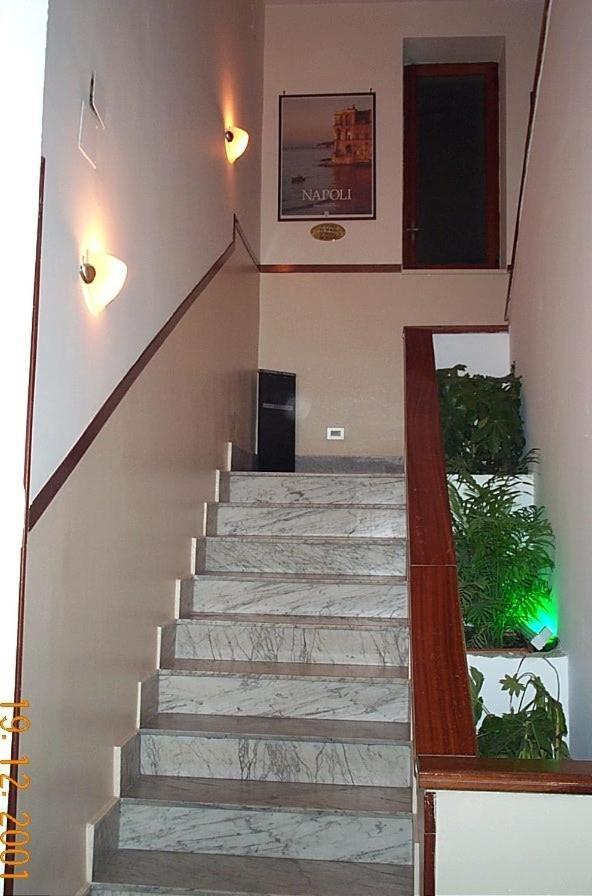 Hotel Lento Melito di Napoli エクステリア 写真