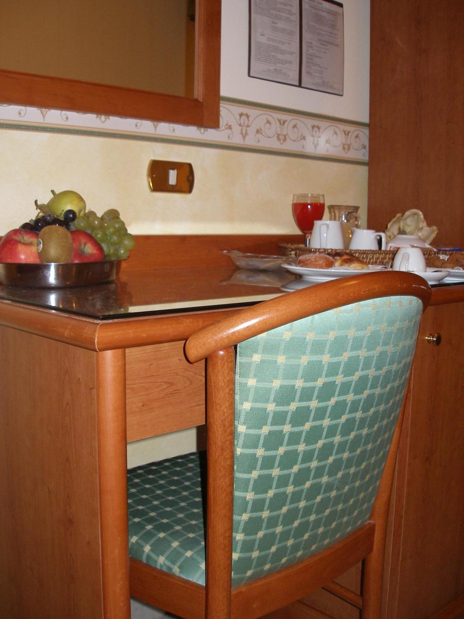 Hotel Lento Melito di Napoli エクステリア 写真